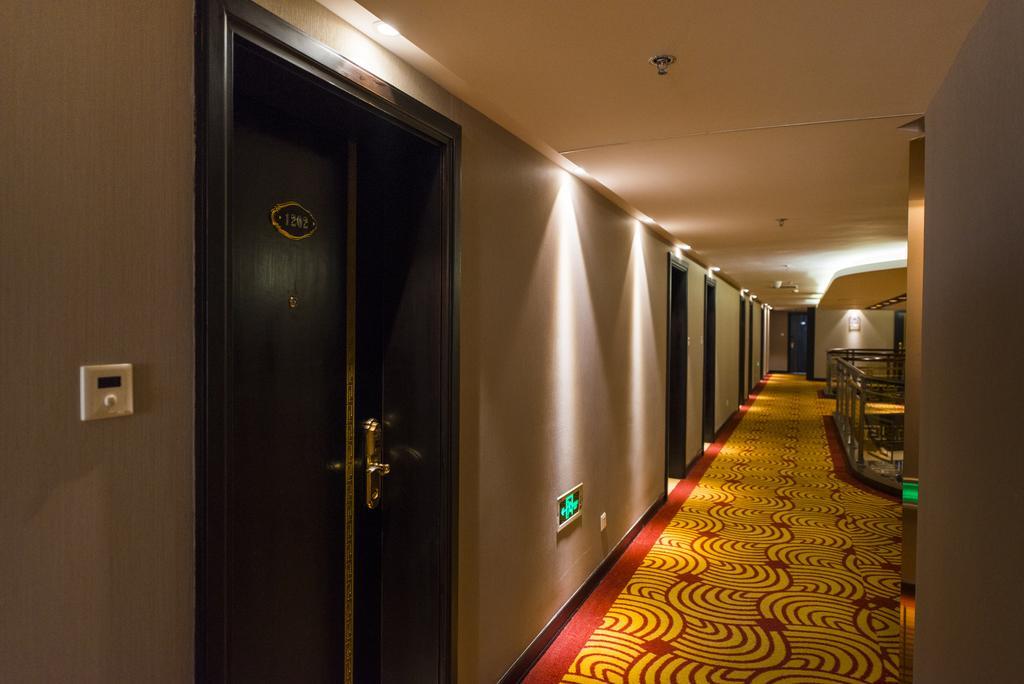 Days Hotel Shanghai Hongkou Forture Екстер'єр фото